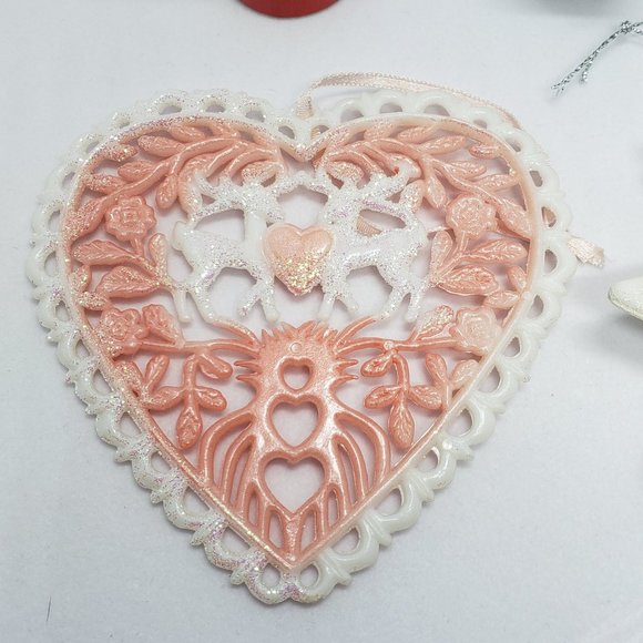 5 Pack of Assorted Ornaments - Picture 4 of 7